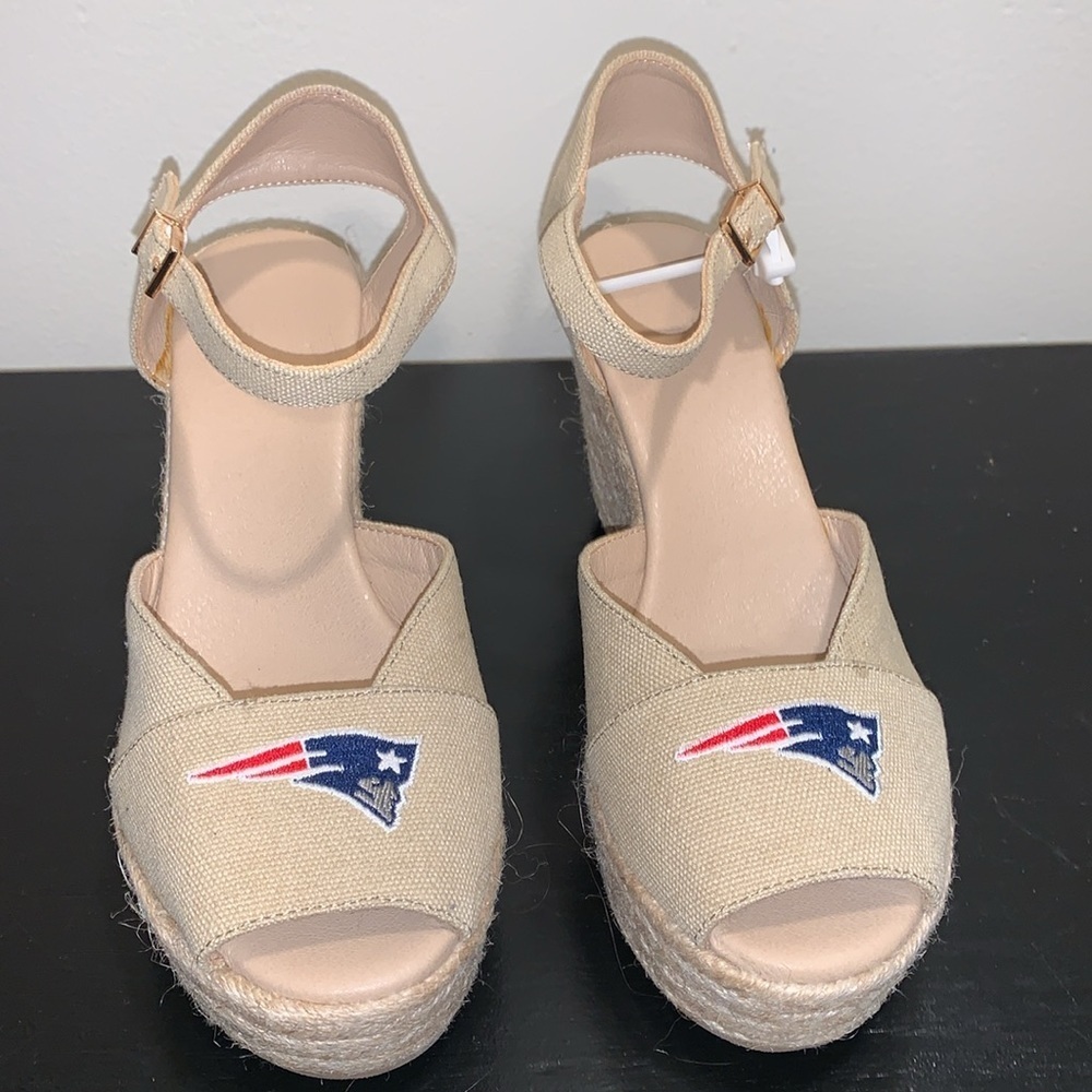 New England Patriots Wedge Sandals.‎  Size 9.  NWOT